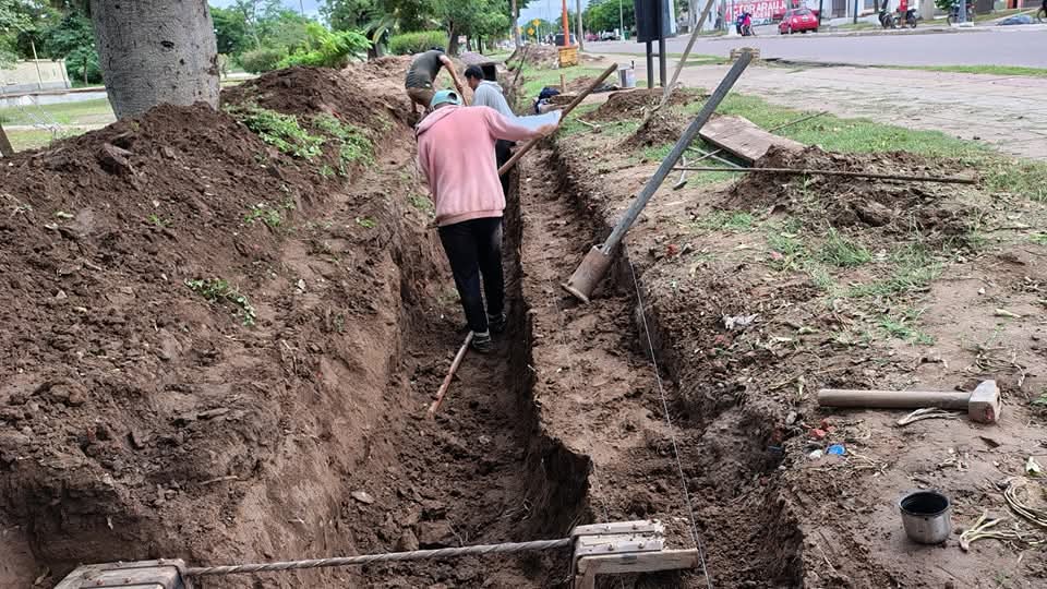 En Fernández realizan obras para mejorar el sistema de desagües En Fernández realizan obras para mejorar el sistema de desagües