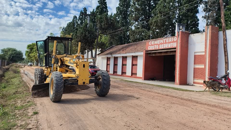 Fernández: Trabajan en el antenimiento de calles y caminos vecinales