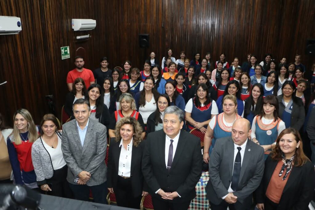 Inició un ciclo de formación para docentes de jardines de infantes municipales