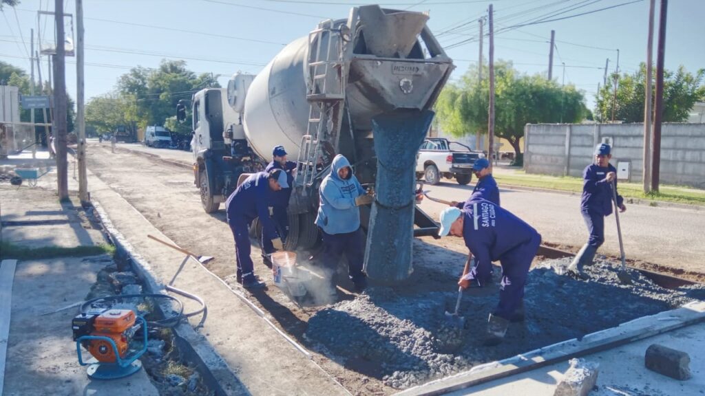 Traaja en el ensanchamiento y mejora de calle en el barrio Borges