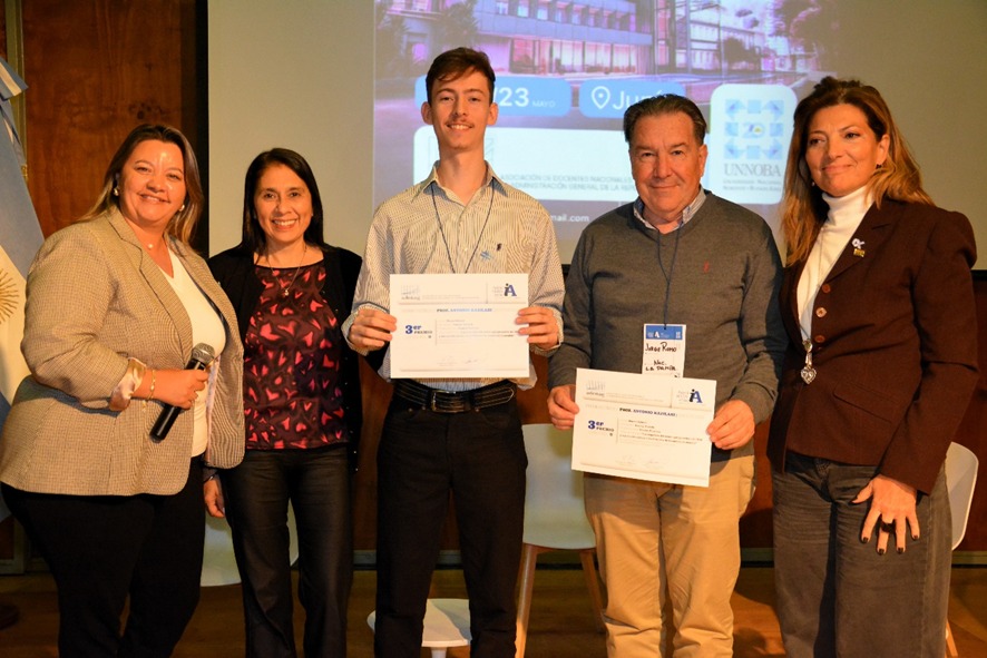 Estudiante de Humanidades fue reconocido con un premio en un Congreso Nacional