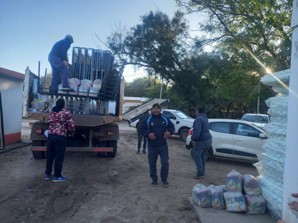 Unas 20 familias de La Cañada y parajes de Figueroa recibieron asistencia