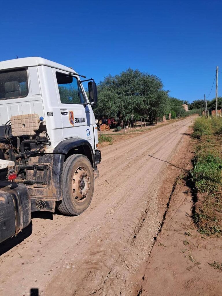 Realizan trabajos de mejoramiento de calles en el barrio 25 de Mayo de Nueva Esperanza