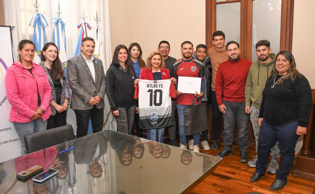 Fuentes recibió a miembros de asociación de fútbol infantil Fuentes recibió a miembros de asociación de fútbol infantil