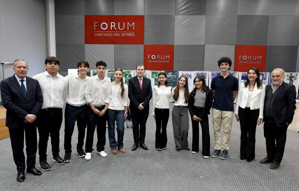 Zamora participó de la apertura de la jornada de capacitación docente y lanzamiento del concurso de escritura de Ana Frank