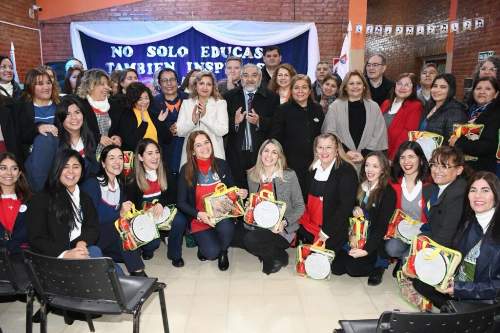 Celebran el día de los jardines de Infantes en Capital