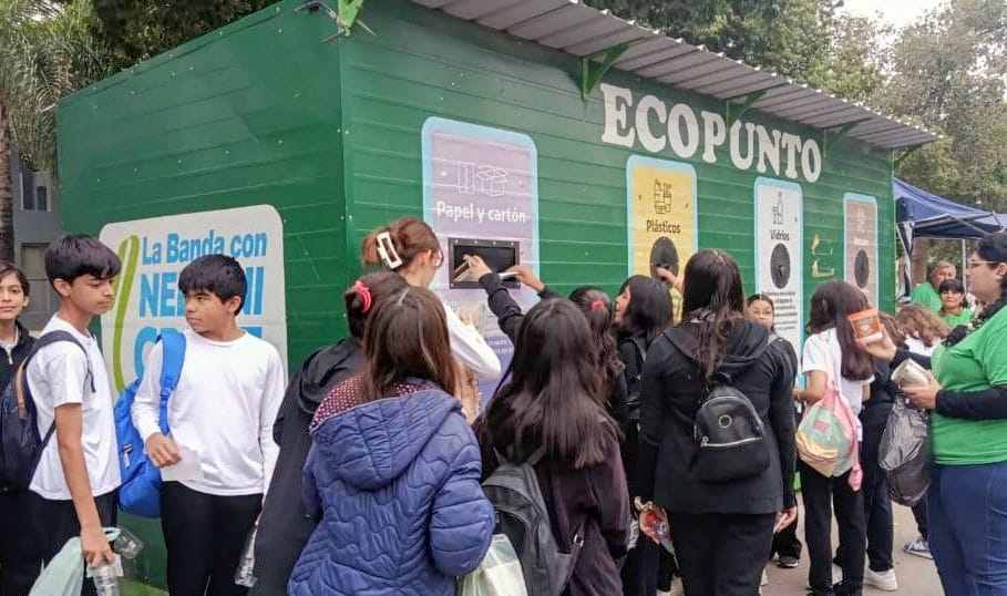 Charla informativa sobre clasificación de residuos en el Colegio Mater Dei