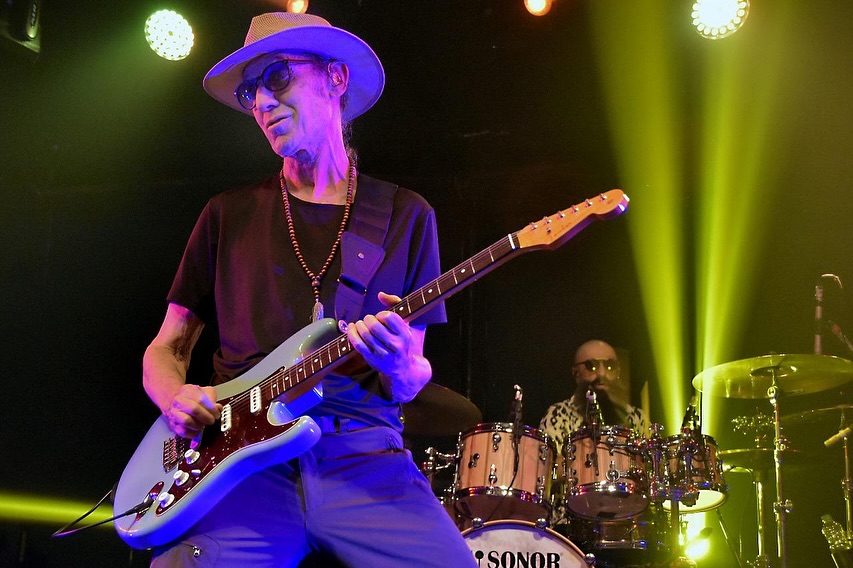Skay en Santiago: llega con sus Fakires y el espíritu del rock eterno