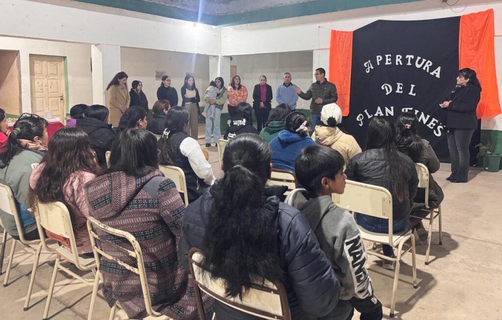 Vecinos de La Cañada completarán su trayecto educativo en un nuevo módulo del plan FinEs