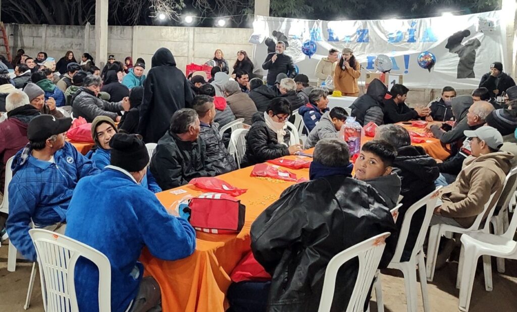 Organizaron un emotivo agasajo para padres de La Cañada y localidades de Figueroa