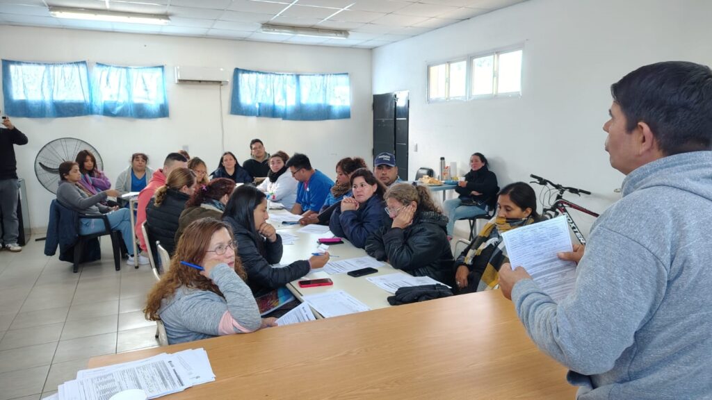 Agentes de los Centros de Salud continúan con su capacitación en estrategias de prevención del dengue