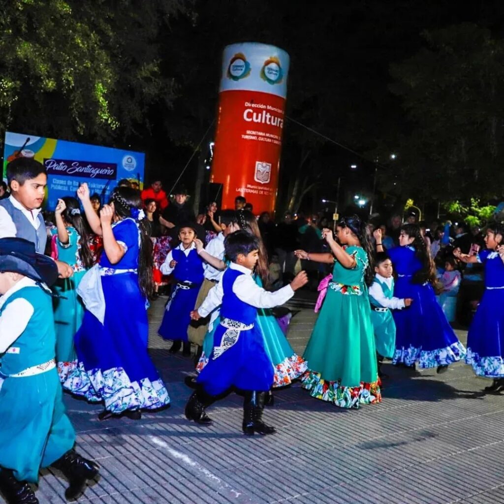 Vecinos y turistas participaron de una nueva jornada de “Patio santiagueño” en Las Termas