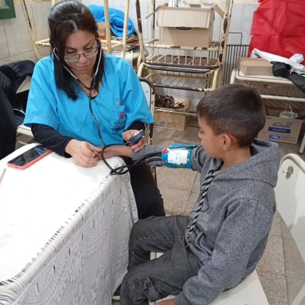 Vecinos de Pozuelos recibieron atención médica a través del programa “Acercar Salud”