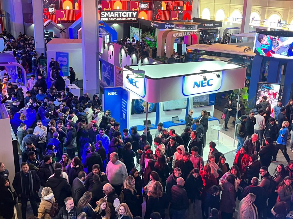 Zamora encabezó la apertura de la 4° edición del Smart City en el Fórum