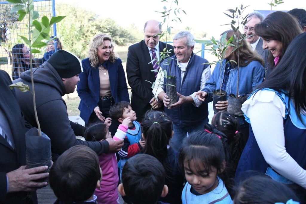 Lanzan las campañas de Arbolado Urbano y de Eco Canje