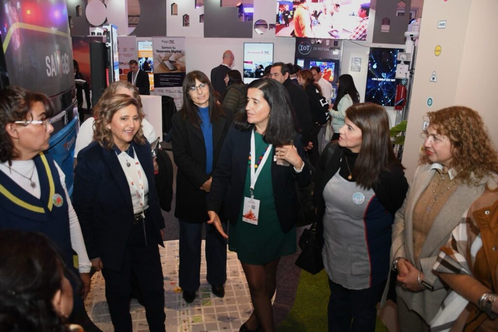 Destacan un programa computacional de los jardines de infantes municipales de la Capital