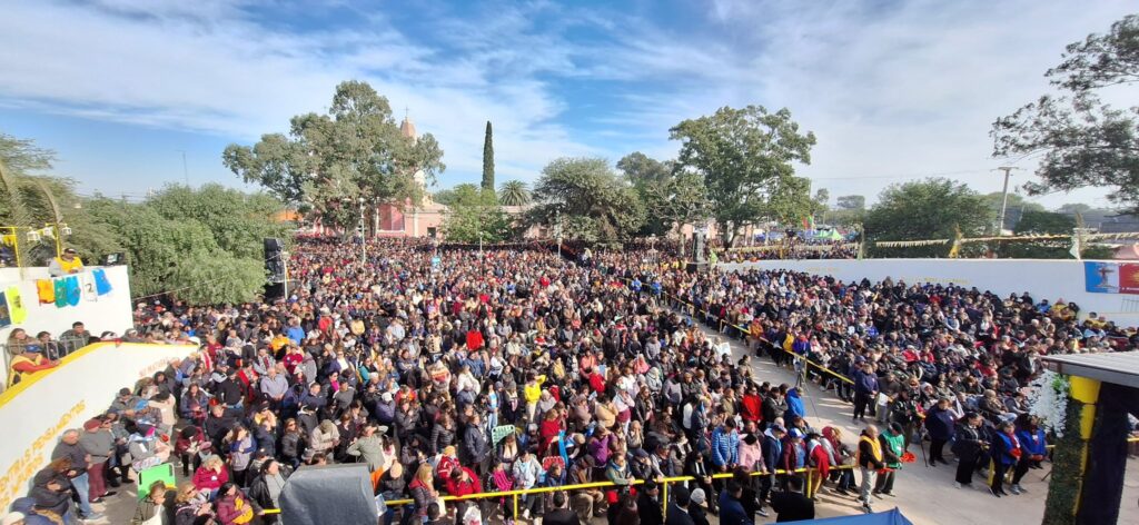 Más de 200 mil fieles participaron en la misa central en honor al Señor de los Milagros