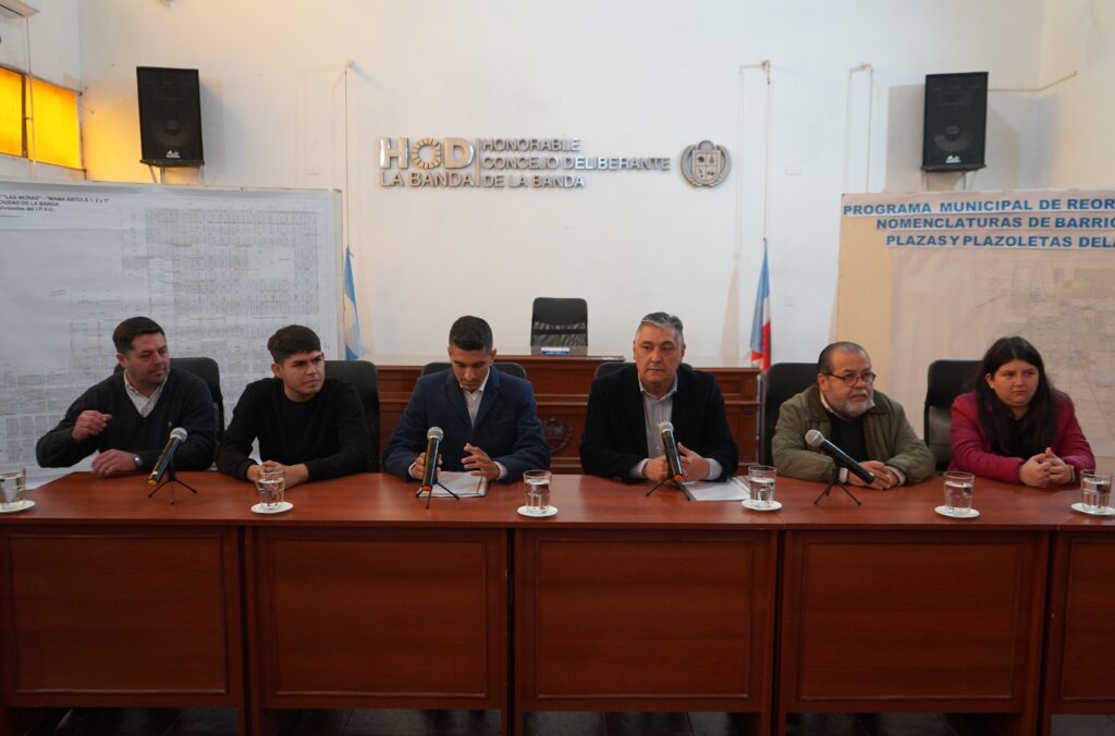 Presentaron el programa municipal de “Reorganización de Nomenclaturas Urbanas en La Banda” Presentaron el programa municipal de “Reorganización de Nomenclaturas Urbanas en La Banda”