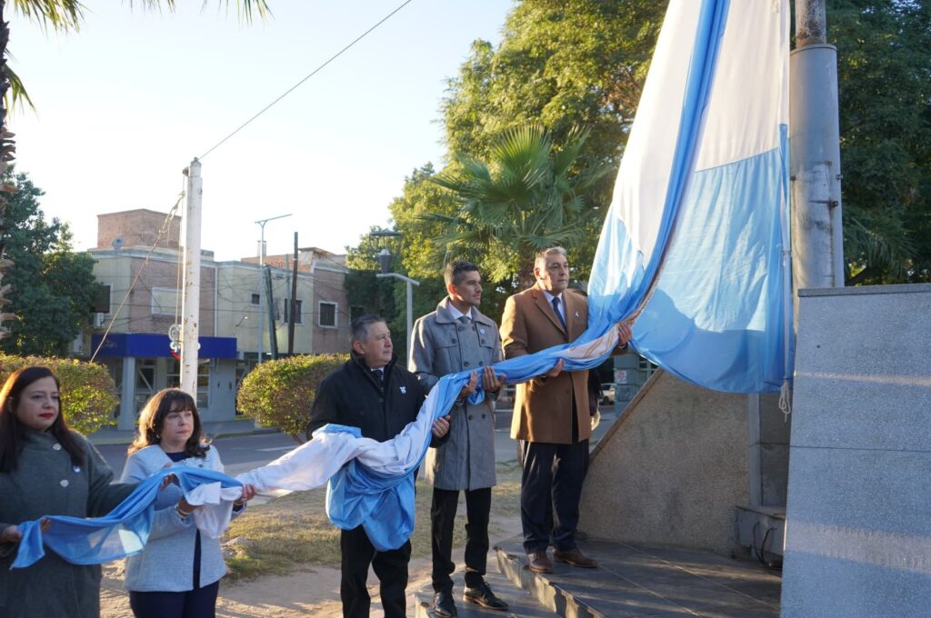 “Nuestra bandera nos abraza, nos contiene y nos llena de valores”