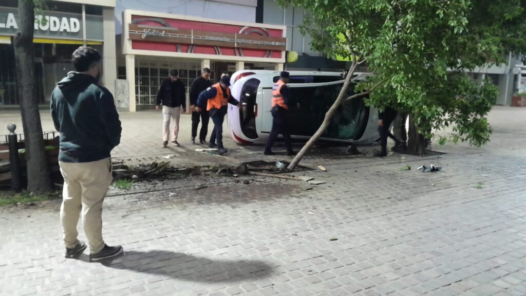 Los automovilistas deberán pagar por los daños que ocasionen al patrimonio de la ciudad