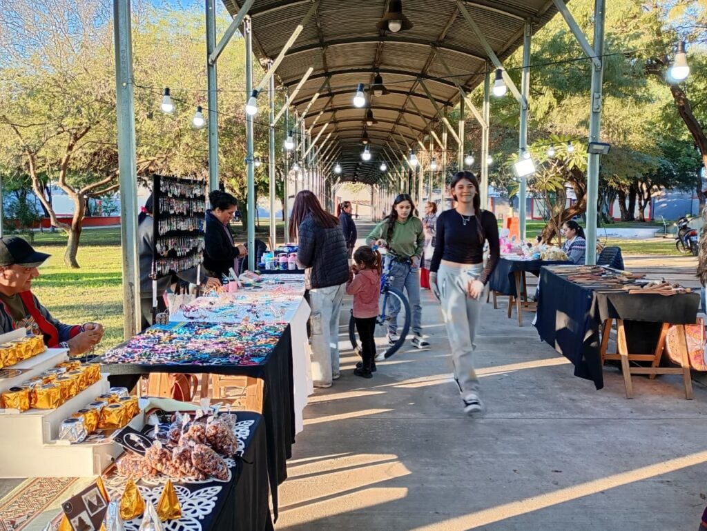 Artesanos y emprendedores se reunirán en una feria artesanal en el Parque Oeste Artesanos y emprendedores se reunirán en una feria artesanal en el Parque Oeste