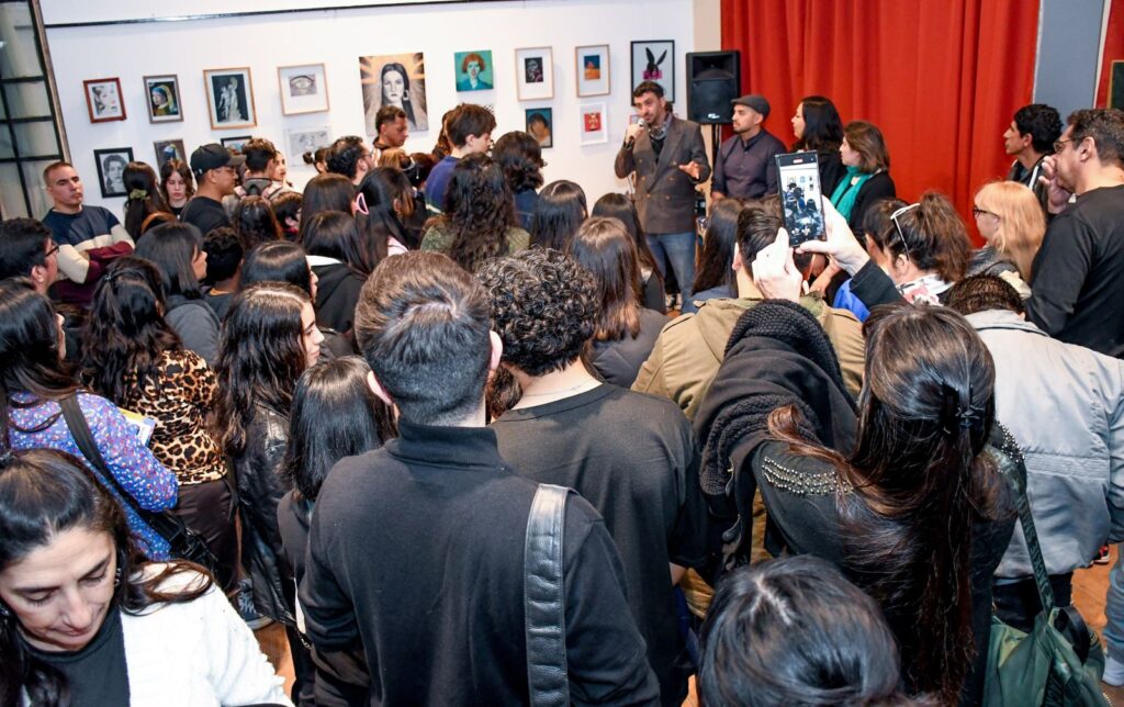 Abrió una muestra artística en el Centro Cultural Municipal Ricardo Rojas