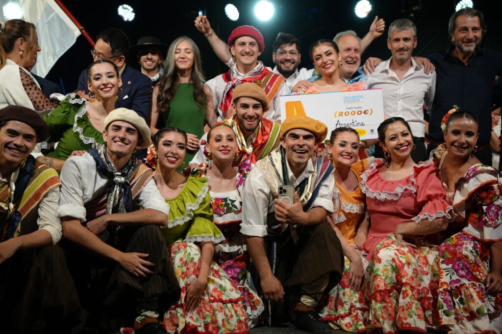 El Ballet Folklórico Latinoamericano deslumbró al público europeo en un prestigioso festival El Ballet Folklórico Latinoamericano deslumbró al público europeo en un prestigioso festival