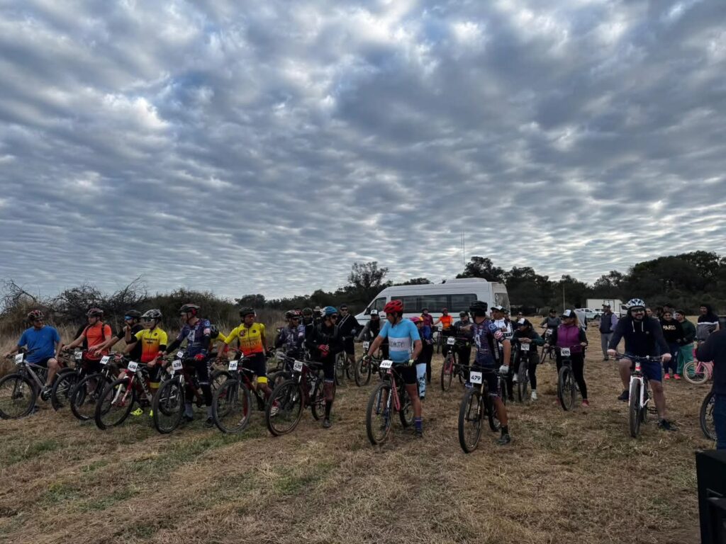 Realizan con éxito una jornada de cicloturismo y naturaleza en el Parque Nacional Copo Realizan con éxito una jornada de cicloturismo y naturaleza en el Parque Nacional Copo