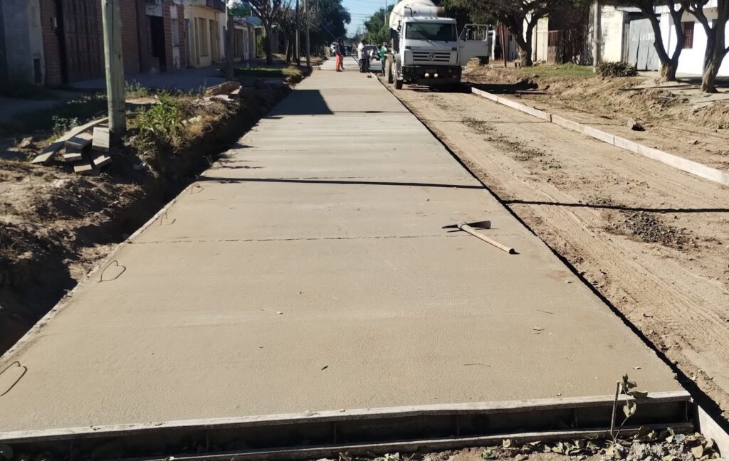 En Frías avanzan con diversas obras de infraestructura En Frías avanzan con diversas obras de infraestructura