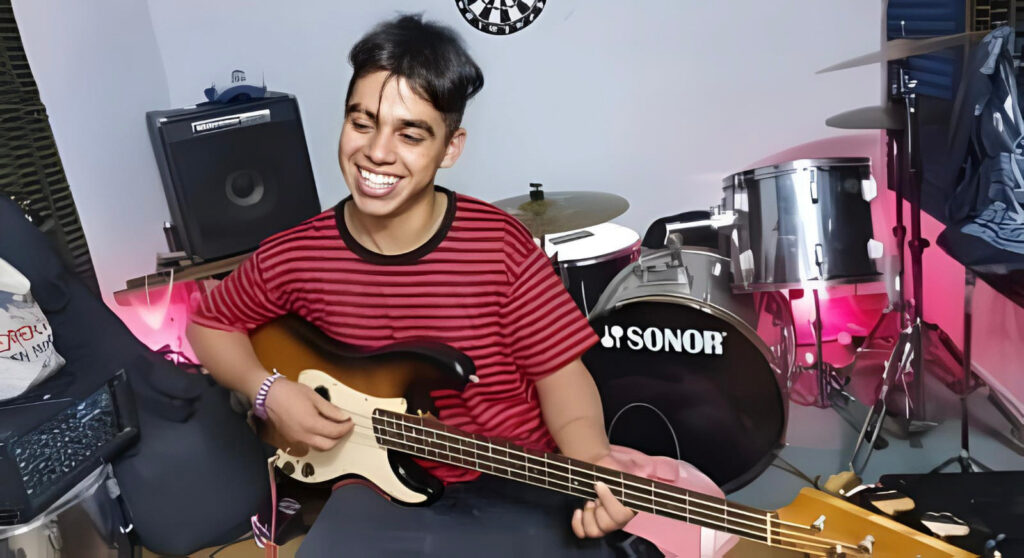 “El Hijo del Punk”: Lucas Espinosa llega a Santiago para rendir homenaje a Ricky Espinosa “El Hijo del Punk”: Lucas Espinosa llega a Santiago para rendir homenaje a Ricky Espinosa