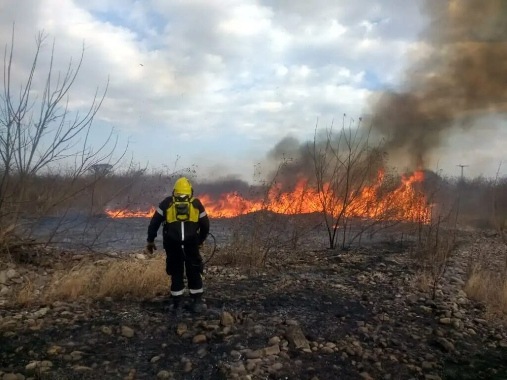 La Banda: vecinos dieron a conocer que una persona desaprensiva produjo un incendio