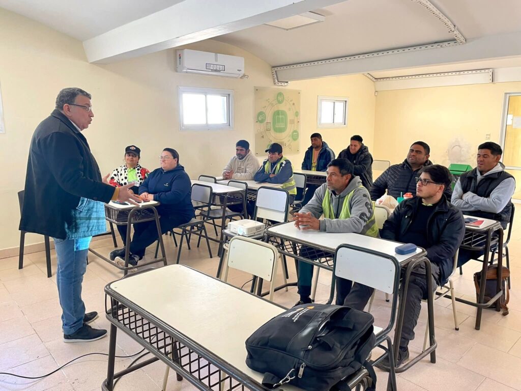 Brindan una capacitación al personal de Tránsito de la ciudad de Nueva Esperanza Brindan una capacitación al personal de Tránsito de la ciudad de Nueva Esperanza