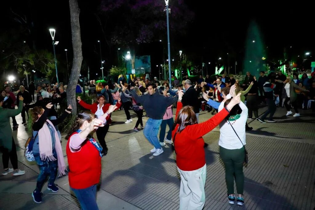 El Patio Santiagueño se vivió a puro ritmo en Las Termas