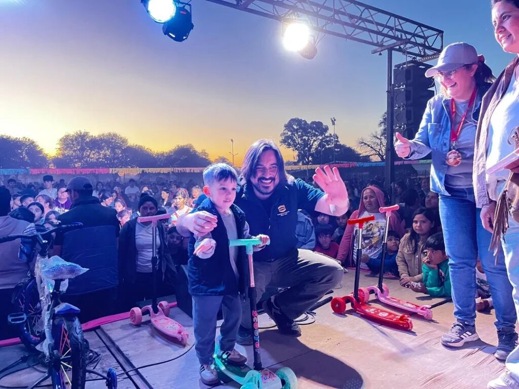Multitudinario festejo por el Día del Niño en Monte Quemado Multitudinario festejo por el Día del Niño en Monte Quemado