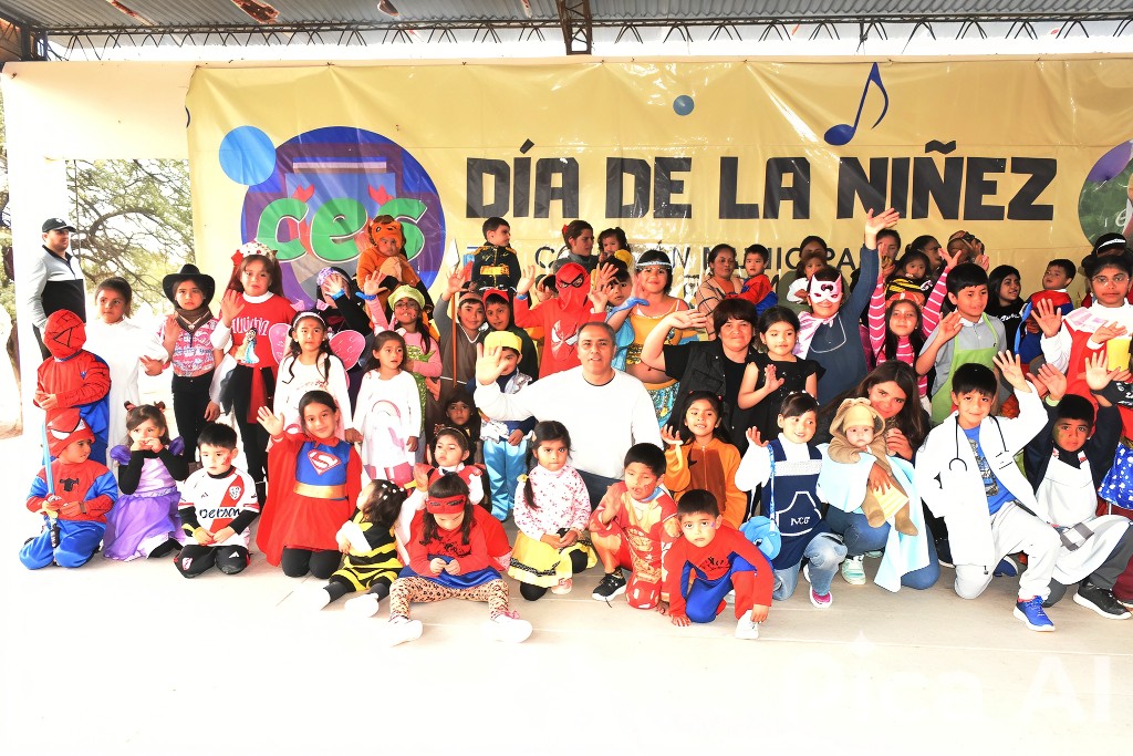 Multitudinario festejo para celebrar el Día del Niño en Colonia El Simbolar Multitudinario festejo para celebrar el Día del Niño en Colonia El Simbolar