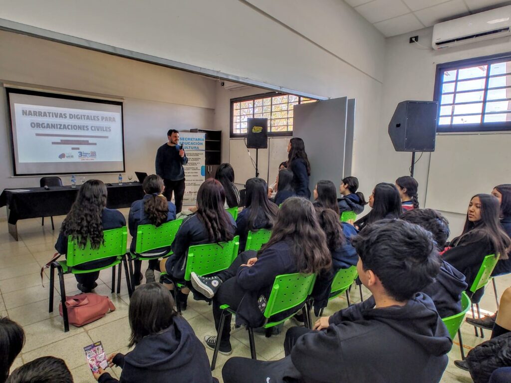 “Narrativas digitales para organizaciones civiles”: Facundo Rivero en la Feria del Libro Municipal “Narrativas digitales para organizaciones civiles”: Facundo Rivero en la Feria del Libro Municipal