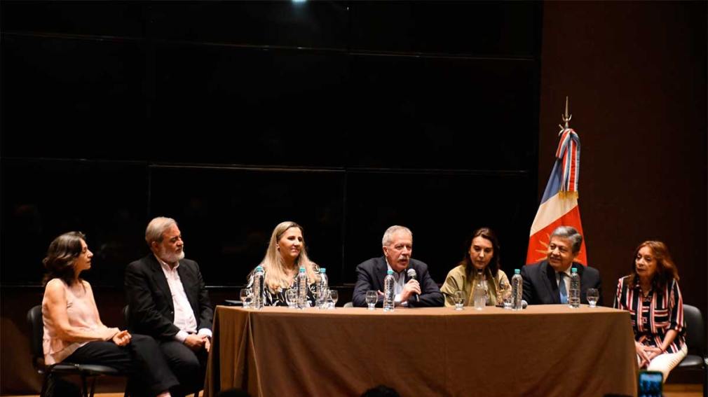 Elías Suárez convocó a referentes de la cultura provincial “a fortalecer una política cultural que nos incluya a todos” Elías Suárez convocó a referentes de la cultura provincial “a fortalecer una política cultural que nos incluya a todos”