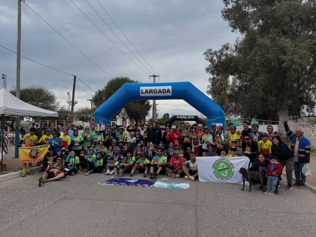 Gran cierre del 3° Desafío Las Lomas en Monte Quemado Gran cierre del 3° Desafío Las Lomas en Monte Quemado