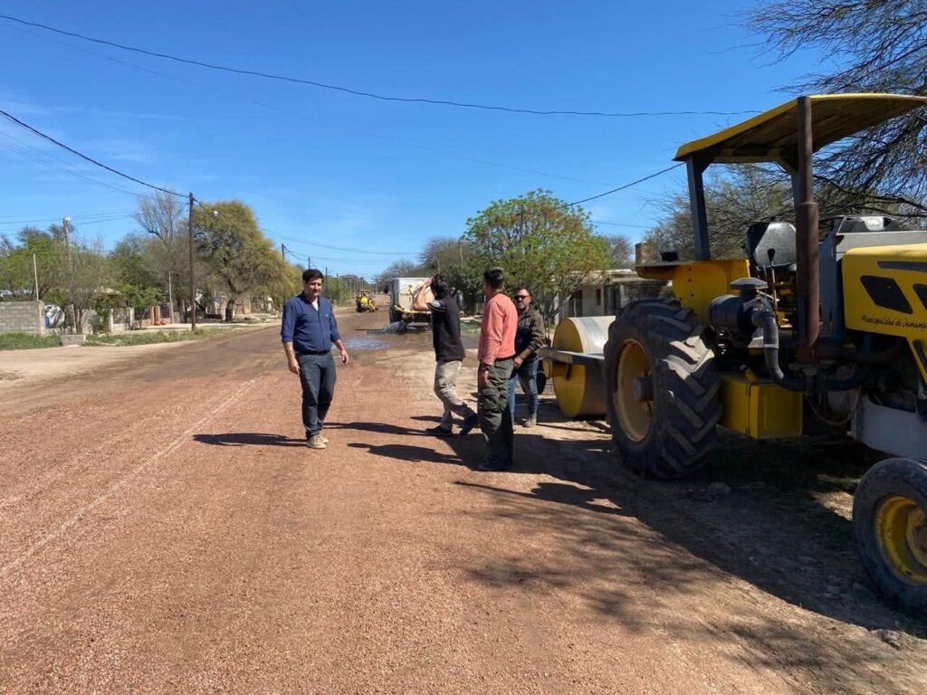 En Sumampa continúa el plan de mejoramiento de calles