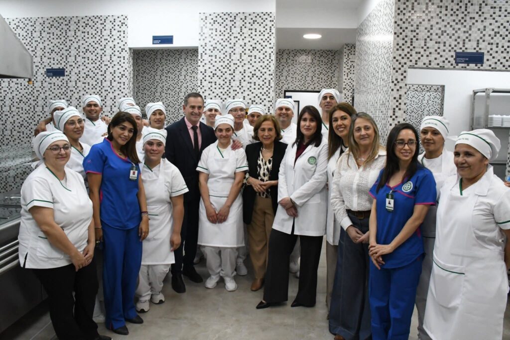 Inauguraron la nueva cocina hospitalaria y la Unidad de Cirugía Cardiovascular del hospital Independencia Inauguraron la nueva cocina hospitalaria y la Unidad de Cirugía Cardiovascular del hospital Independencia