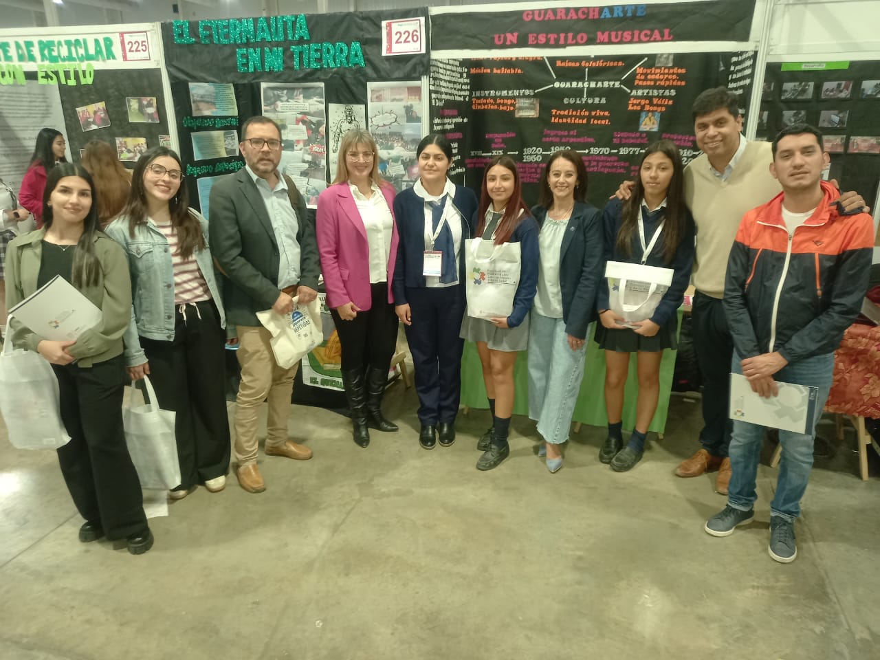 Humanidades reconoció a estudiantes de escuelas secundarias en la Feria ...