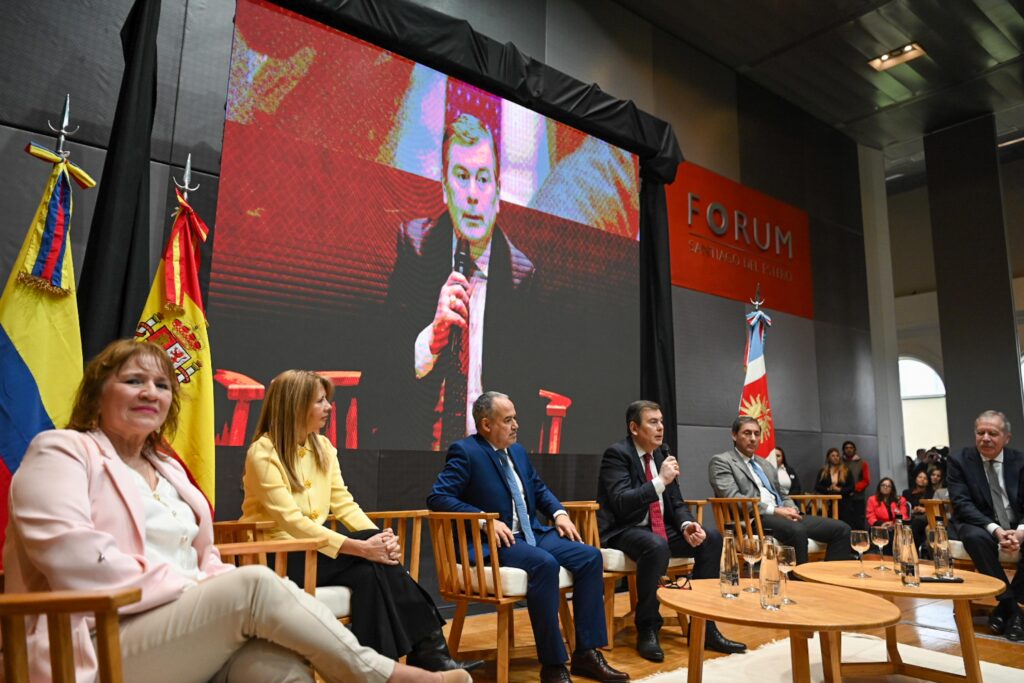 Zamora encabezó la apertura del 1° Congreso Internacional “Adicciones: Sistemas en Red y Comunidades Inteligentes”