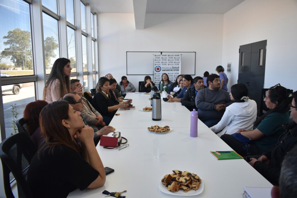 Instituciones de Colonia El Simbolar abordaron las adicciones en una reunión comunitaria