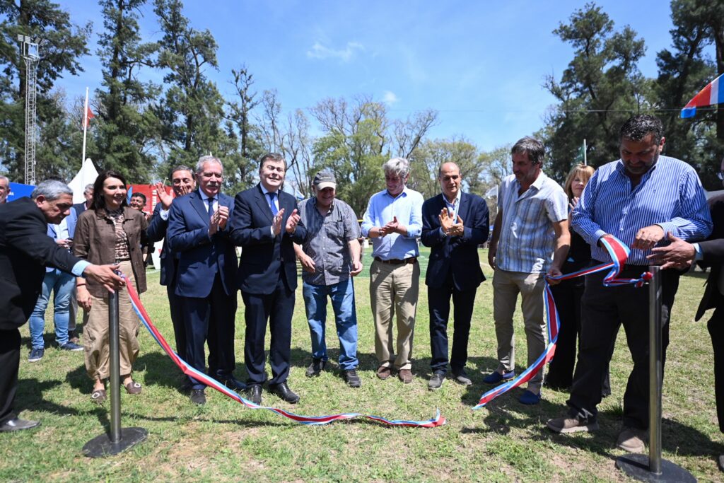 El gobernador Zamora encabezó la apertura de la Expo Bra 2025 en el Vivero San Carlos