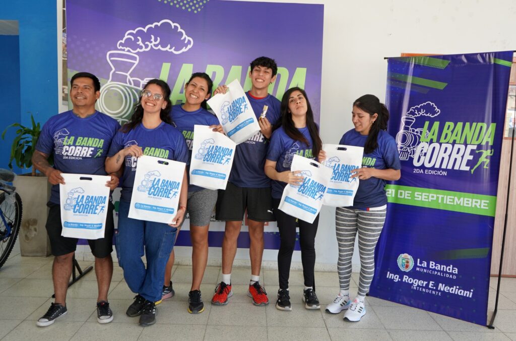Exitoso inicio de entrega de kits y acreditaciones para la maratón “La Banda Corre”