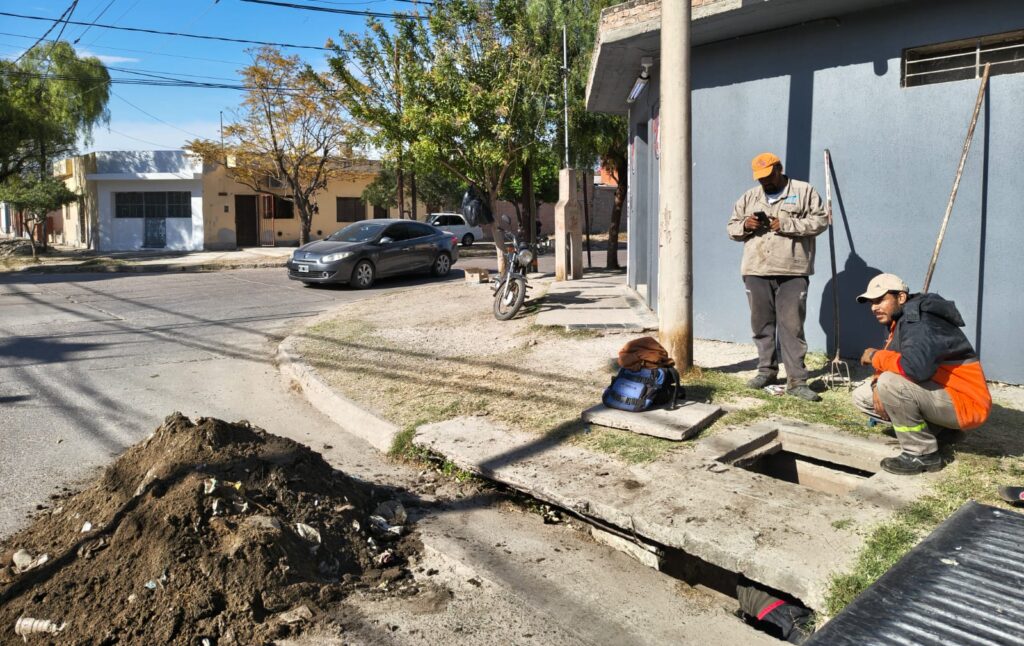 Trabajos de mantenimiento y limpieza de desagües pluviales