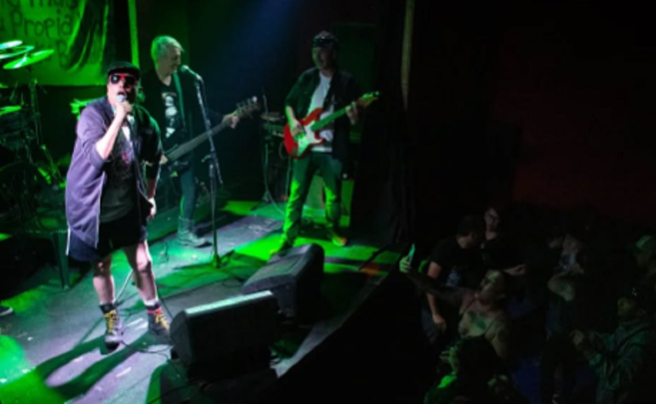El under en resistencia: tributo punk a Vale 77
