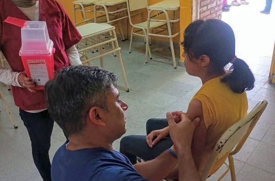 Nueva jornada de vacunación contra el HPV en la Escuela Cecilia Grierson del Barrio El Rincón