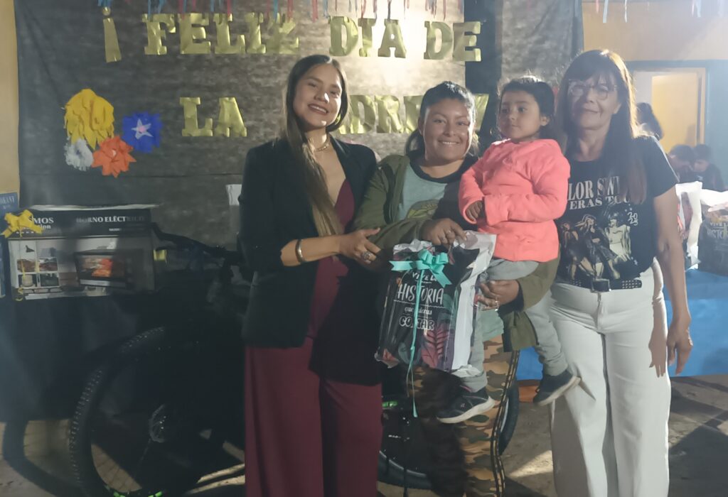 En Villa Figueroa homenajearon a las madres con una gran fiesta