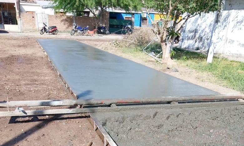 Se puso en marcha la pavimentación de calles en el barrio Sarmiento de Clodomira